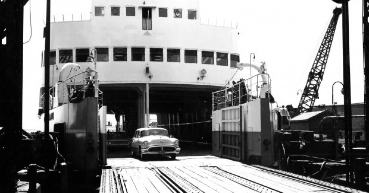 car pulling out of the original Confederation